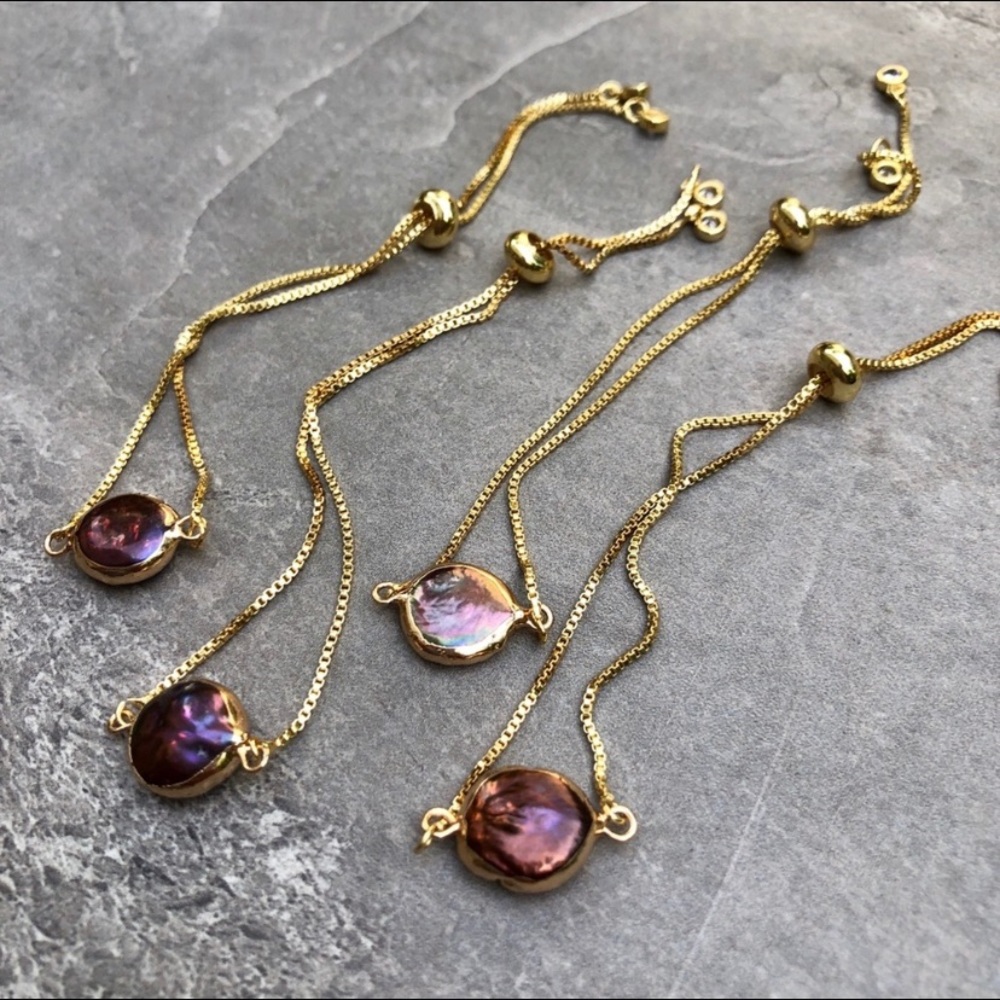 Stunning Natural Peacock Pearl 18K Gold Bracelet - Picture 7 of 7